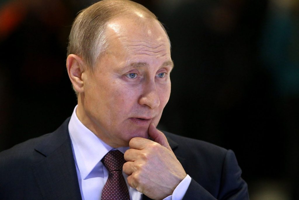 Сенат США грозит ввести санкции против Путина и его окружения