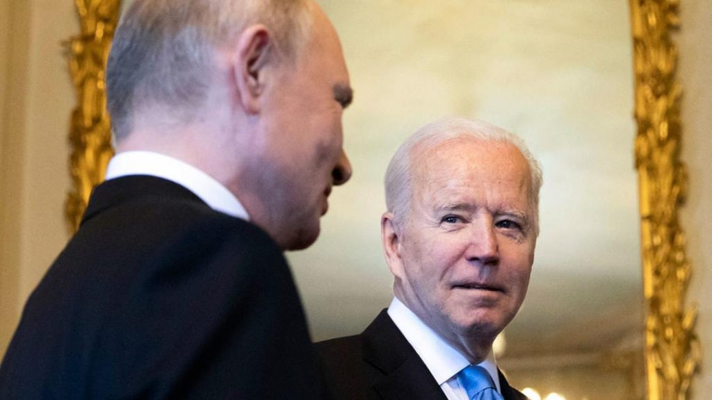 Байден заявил, что сказал Путину о недопустимости вторжения России в Украину