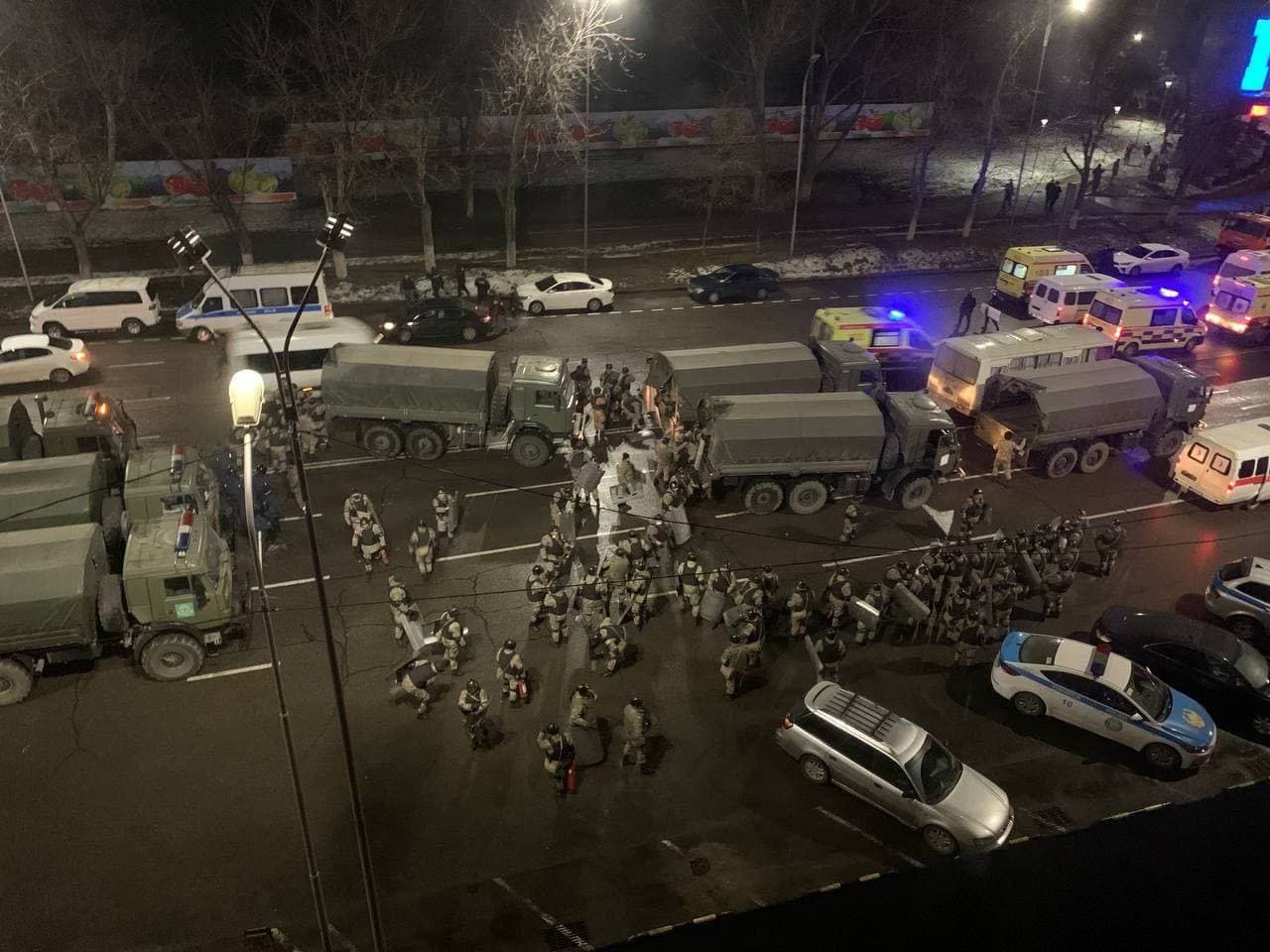 Глава Алматы заявил, что власти взяли под контроль ситуацию в городе (обновлено)