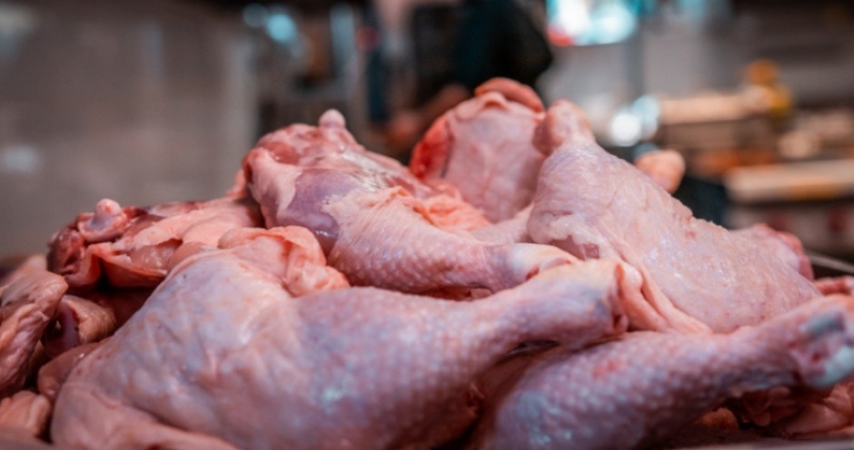 В Британии раскрыли опасность куриного мяса из супермаркетов