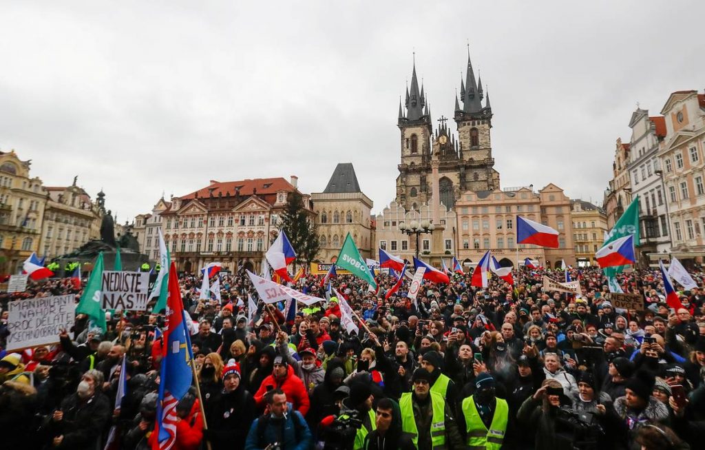 В Праге проходит акция протеста против действующих в Чехии антиковидных ограничений