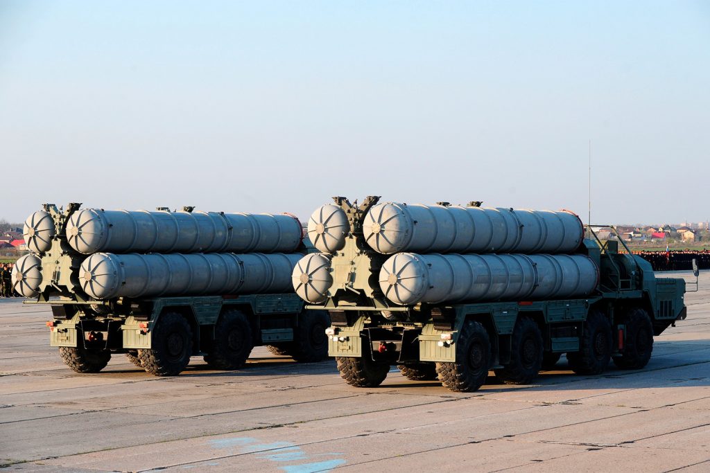 Россия перебросила в Беларусь ПВО С-400