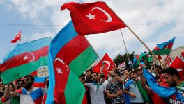 Колумнист Sözcü Эмин Чёлашан: Азербайджан преподал нашим урок