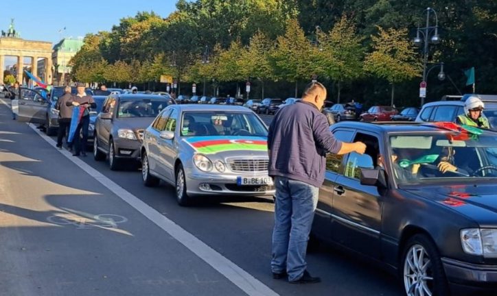Активисты провели в Германии автопробег против армянских преступлений (фото)