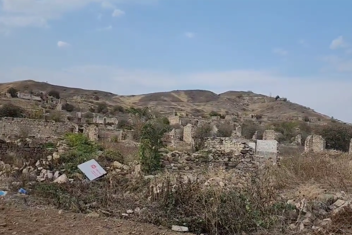 Хикмет Гаджиев показал армянский вандализм в Джебраиле (видео)