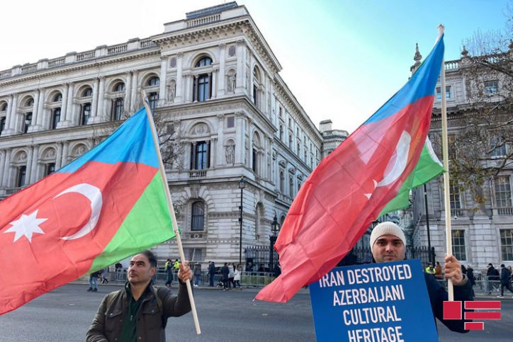 В Лондоне прошла акция в поддержку южных азербайджанцев