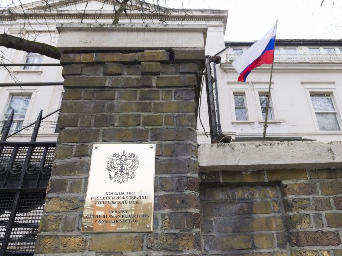 Посольство России предупредило о последствиях передачи британских танков Киеву