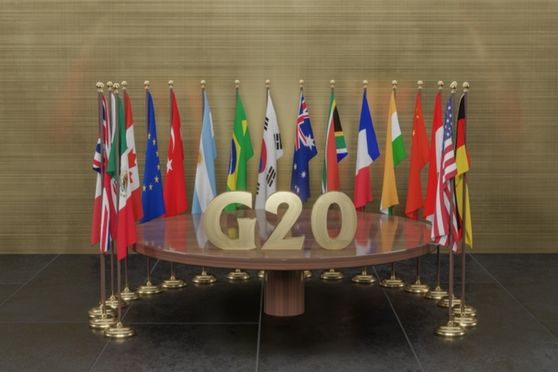 Навроцкий потребовал принять Польшу в G20