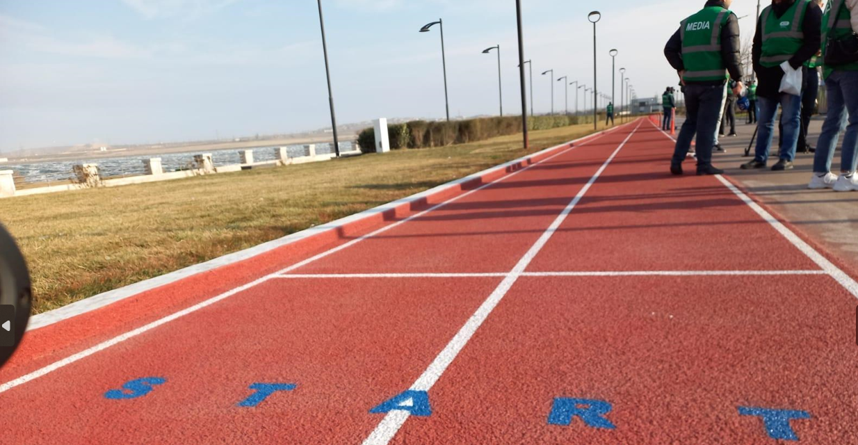 На побережье озера Беюкшор открылась дорожка для бега
