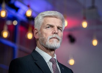 Президент Чехии расписался на технике подразделения ВСУ, которая едет на фронт