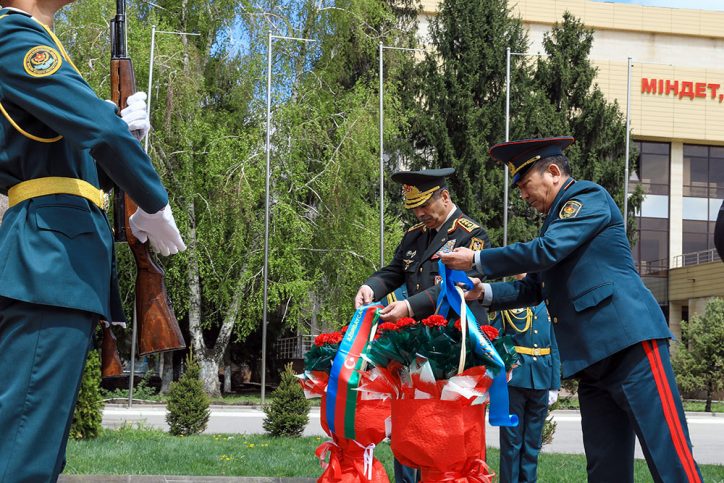 Закир Гасанов посетил Военный институт Сухопутных войск в городе Алматы (фото)