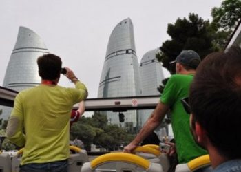 Ильхам Алиев рассказал, почему туристы выбирают Азербайджан