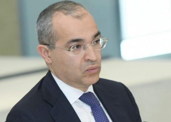Джаббаров обсудил инвестиционные возможности с представителем ОАЭ 59 Джаббаров обсудил инвестиционные возможности с представителем ОАЭ