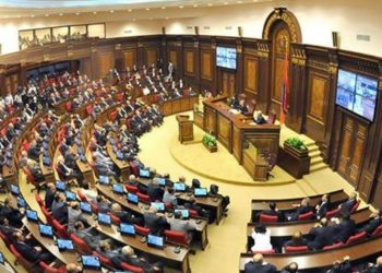 Потасовка в армянском парламенте (видео)