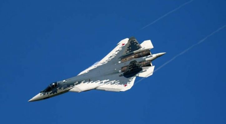 Звуки взрывов в российских регионах объяснили полетами самолетов на гиперзвуке