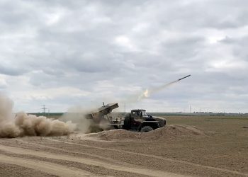 Продолжаются учения ракетно-артиллерийских войск (видео)
