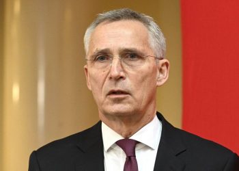 Столтенберг: Пока идет война, Украина в НАТО принята не будет