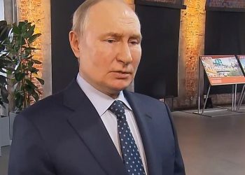 «Они провоцируют нас на зеркальные действия, посмотрим, что с этим делать»: Путин - об атаке беспилотников на Москву (видео)