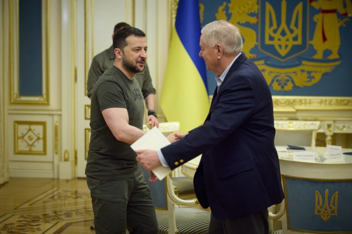 Сенатор Грэм не хвалил Зеленского за убийства россиян (видео)