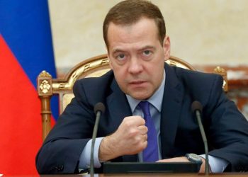 Медведев снова грозит гиперзвуковыми ударами