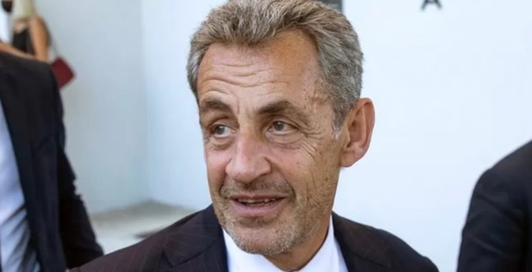 Французы хотят судить Саркози