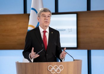 Президент МОК прибыл в Азербайджан