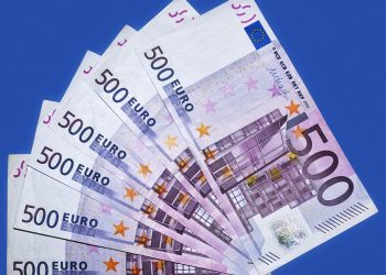 В Германии предложили повысить МРОТ до 12,41 евро в час