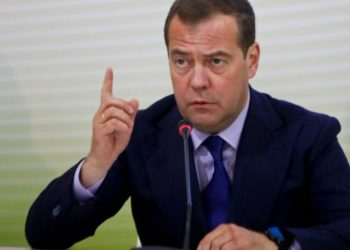 "Кто вы такие, чтобы открывать свои грязные рты?" Медведев обрушился на американских политиков