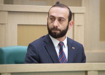 Мирзоян заявил, что Армения не ведет с Баку переговоров о статусе Карабаха