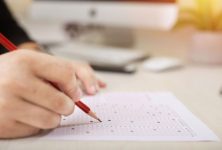 Абитуриенты попытают счастья на вступительных экзаменах