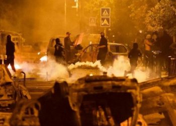 В ходе гражданской войны во Франции украли десятки автомобилей