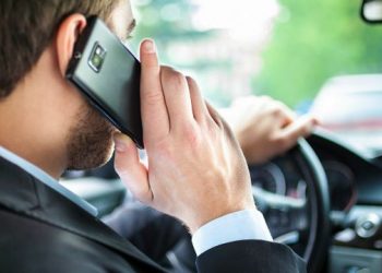 В Азербайджане оштрафованы более 11 тысяч водителей за мобильные телефоны