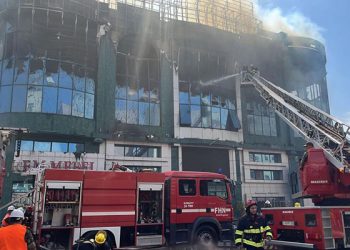 Пожар в Доме торжеств в Сумгайыте локализован (обновлено, видео)