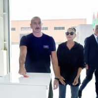 Алиевы приняли участие в открытии мебельной фабрики в Лачинской промышленной зоне (фото)