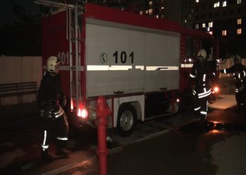 МЧС по время пожарных учений выявило недочеты жилого комплекса в Баку