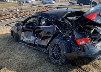 В Баку автомобиль столкнулся с электровозом, водитель погиб