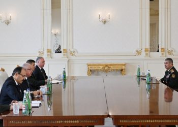 Президент Алиев указал на высокий уровень связей между военными Азербайджана и Турции