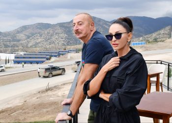 Ильхам Алиев и Мехрибан Алиева поздравили молодежь Азербайджана с Днем молодежи