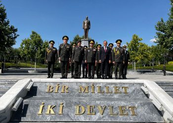 Гасанов посетил в Анкаре Парк Гейдара Алиева (фото)