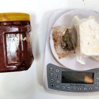 Пассажир авиарейса Стамбул-Баку хотел провезти наркотики (фото)
