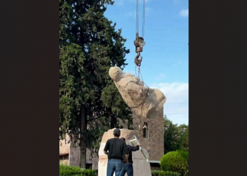 Демонтирован памятник террористу Монте Мелконяну в Ходжавенде