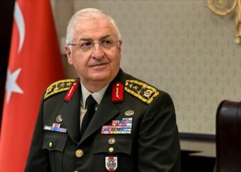 Министр обороны Турции проинспектировал границу с Ираном