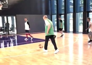 Эрдоган поддерживает форму, занимаясь спортом (видео)