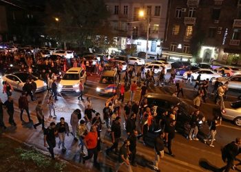 Силовики могут открыть огонь по протестующим в Ереване 23 Силовики могут открыть огонь по протестующим в Ереване