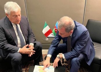 Байрамов: Азербайджан не наносит ущерб гражданским лицам и инфраструктуре (обновлено, фото)