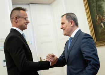 Байрамов встретился с Сийярто