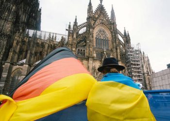 В Берлине проходит митинг недовольных очередным военным пакетом Германии Украине