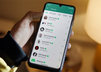 В WhatsApp ИИ будет предлагать ответы на сообщения