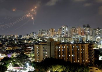 Иран запустил ракеты по Израилю