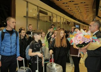 Еще 30 украинских детей прибыли в Азербайджан (фото) 60 Еще 30 украинских детей прибыли в Азербайджан (фото)